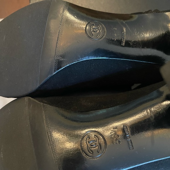 Fabulous vintage Chanel Camoscio leather bootie!! - Picture 5 of 7